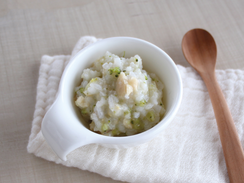 mogcookのお魚離乳食レシピ　魚とブロッコリーのクリームコーン粥