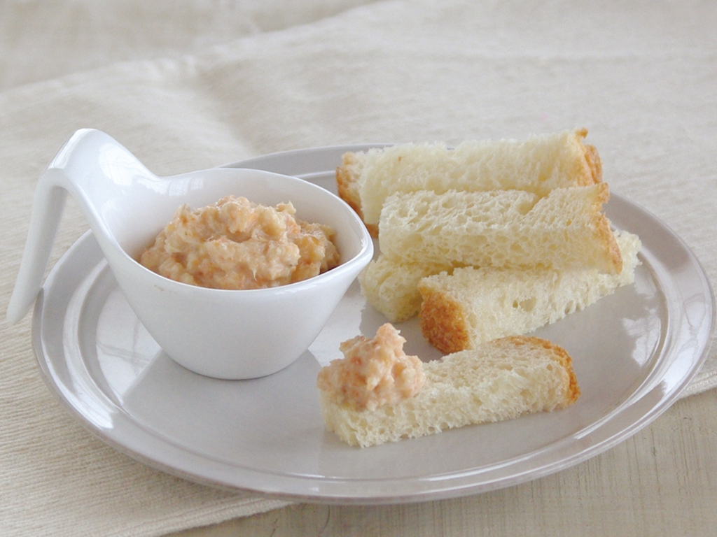 mogcookのお魚離乳食レシピ　魚の豆乳味噌ディップ トースト添え